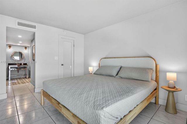 2655 Collins Avenue 1512, Miami Beach, FL 33140