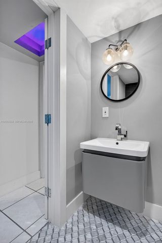 2655 Collins Avenue 1512, Miami Beach, FL 33140