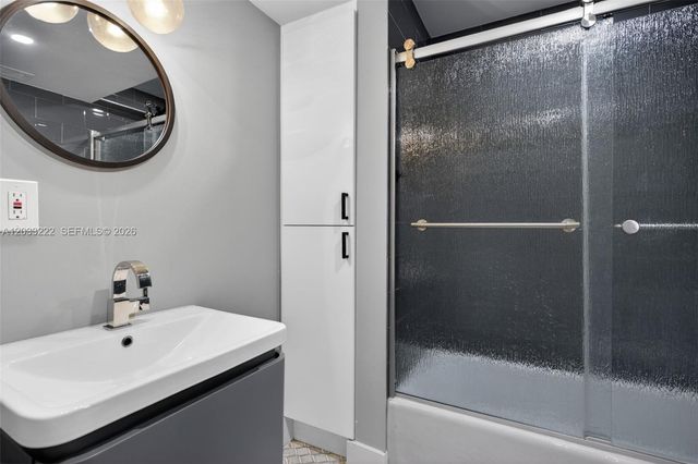 2655 Collins Avenue 1512, Miami Beach, FL 33140