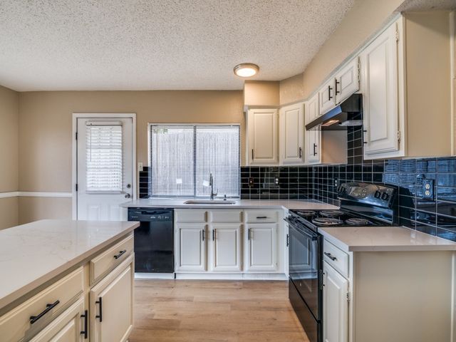 2614 Holy Cross Lane, Garland, TX 75044