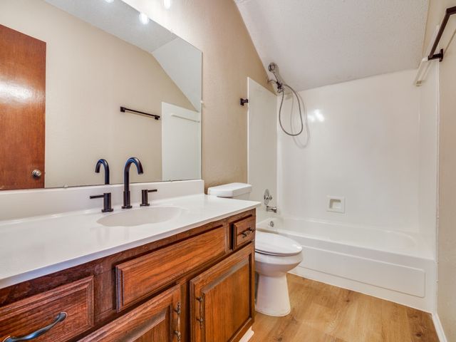 2614 Holy Cross Lane, Garland, TX 75044