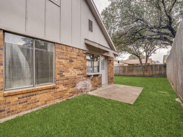 2614 Holy Cross Lane, Garland, TX 75044