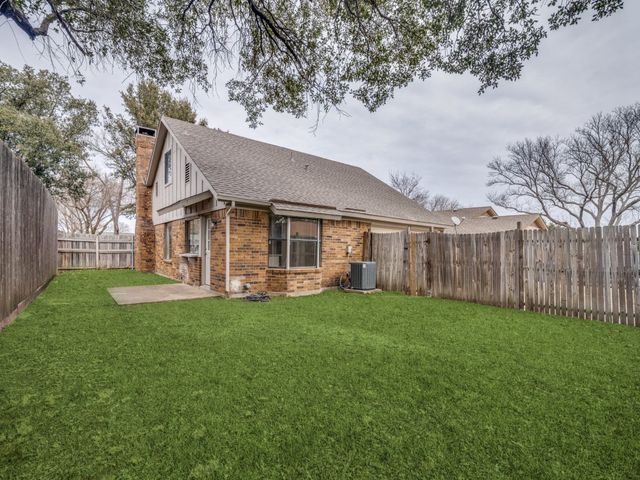 2614 Holy Cross Lane, Garland, TX 75044