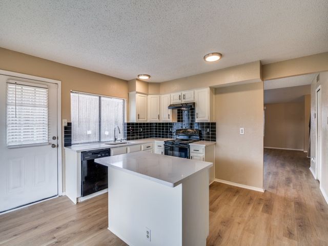 2614 Holy Cross Lane, Garland, TX 75044
