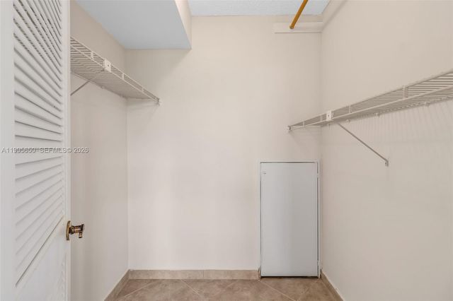 9820 S Hollybrook Lake Dr 106, Pembroke Pines, FL 33025