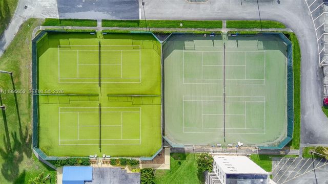 9820 S Hollybrook Lake Dr 106, Pembroke Pines, FL 33025