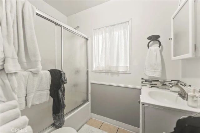 2424 West, Los Angeles, CA 90016
