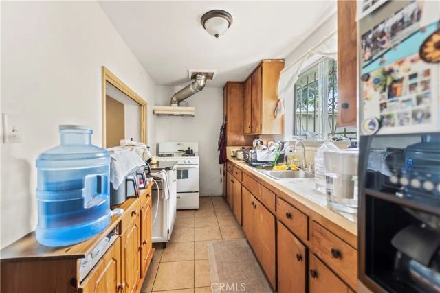 2424 West, Los Angeles, CA 90016
