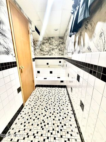 1809 N Metcalf Street, Lima, OH 45801