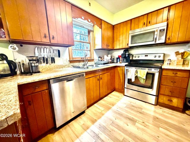 1809 N Metcalf Street, Lima, OH 45801