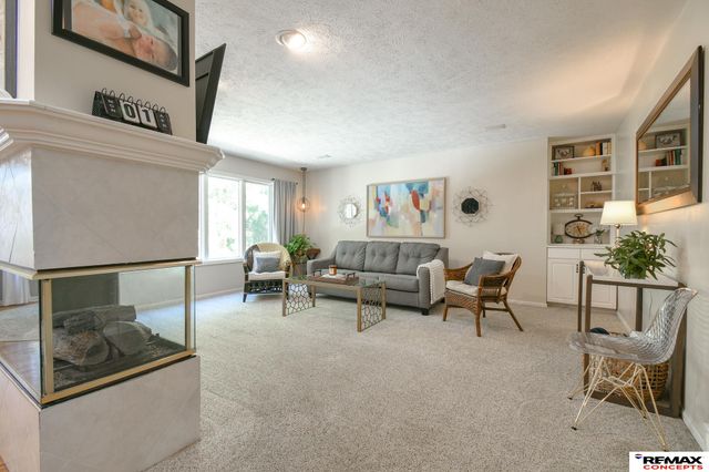 6001 S 157 Circle, Omaha, NE 68135