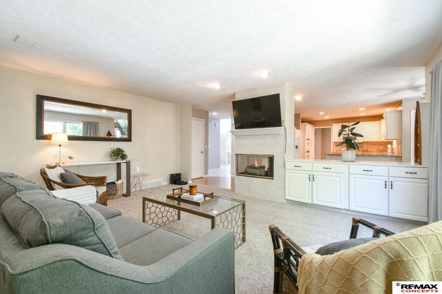 6001 S 157 Circle, Omaha, NE 68135