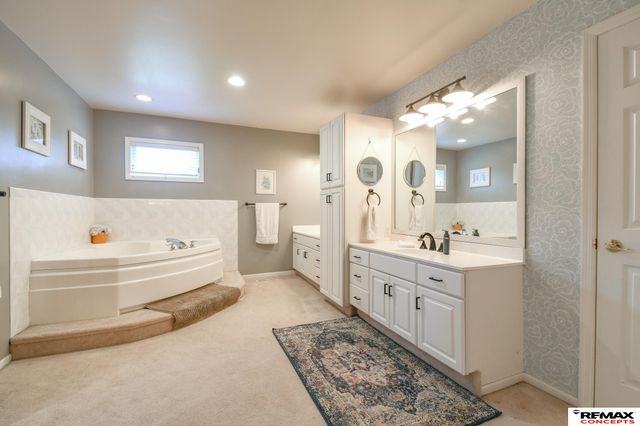 6001 S 157 Circle, Omaha, NE 68135