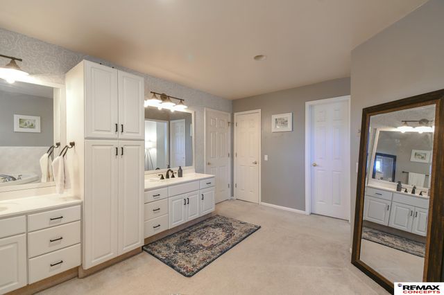 6001 S 157 Circle, Omaha, NE 68135