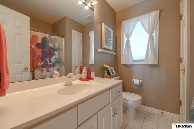 6001 S 157 Circle, Omaha, NE 68135