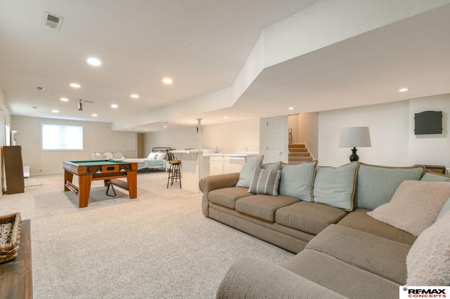 6001 S 157 Circle, Omaha, NE 68135