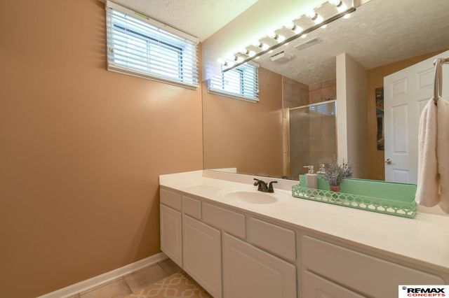 6001 S 157 Circle, Omaha, NE 68135