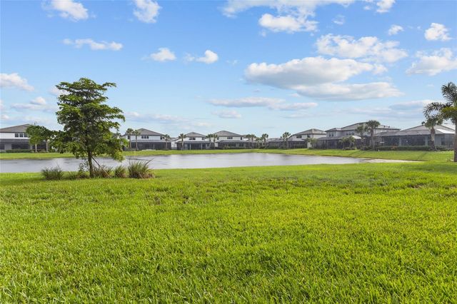 5855 SILVERSIDE PINE COURT, Lakewood Ranch, FL 34211