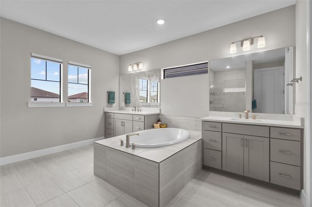 5855 SILVERSIDE PINE COURT, Lakewood Ranch, FL 34211