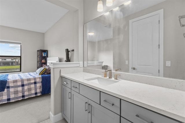 5855 SILVERSIDE PINE COURT, Lakewood Ranch, FL 34211