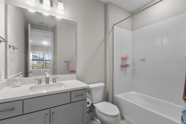 5855 SILVERSIDE PINE COURT, Lakewood Ranch, FL 34211