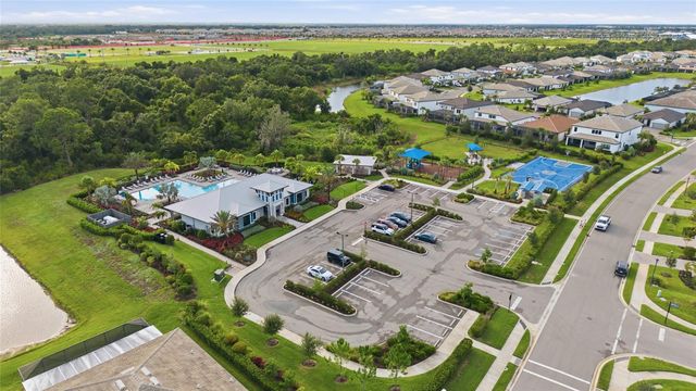 5855 SILVERSIDE PINE COURT, Lakewood Ranch, FL 34211