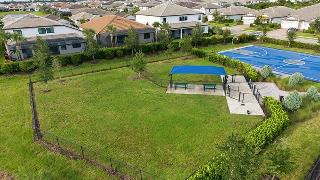 5855 SILVERSIDE PINE COURT, Lakewood Ranch, FL 34211
