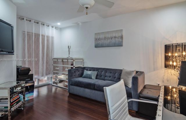 1140 Chestnut Ln 1140, Hollywood, FL 33019