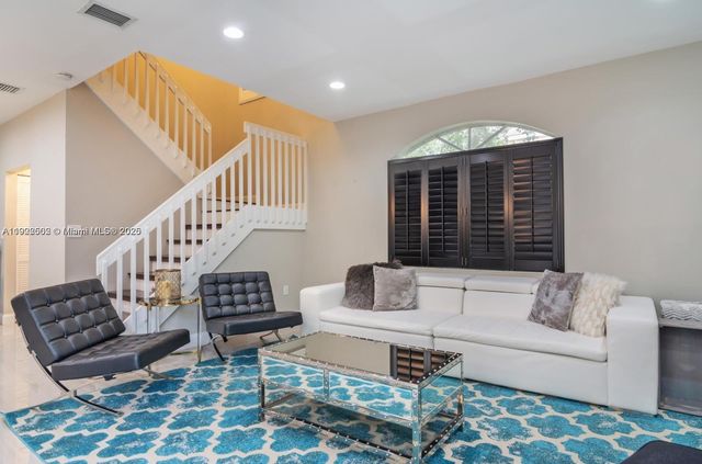 1140 Chestnut Ln 1140, Hollywood, FL 33019