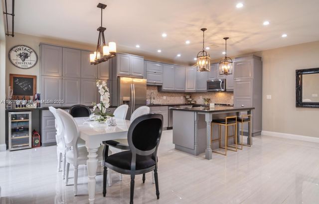 1140 Chestnut Ln 1140, Hollywood, FL 33019