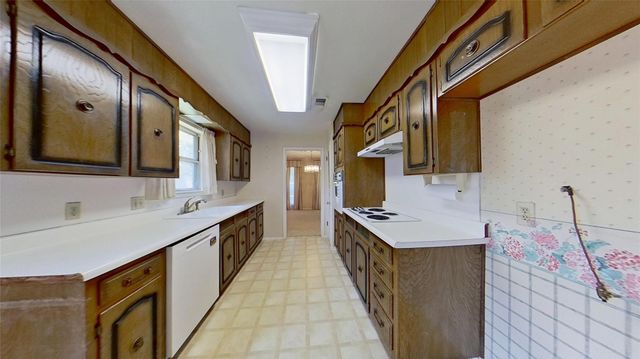 6301 Wrigley Way, Fort Worth, TX 76133