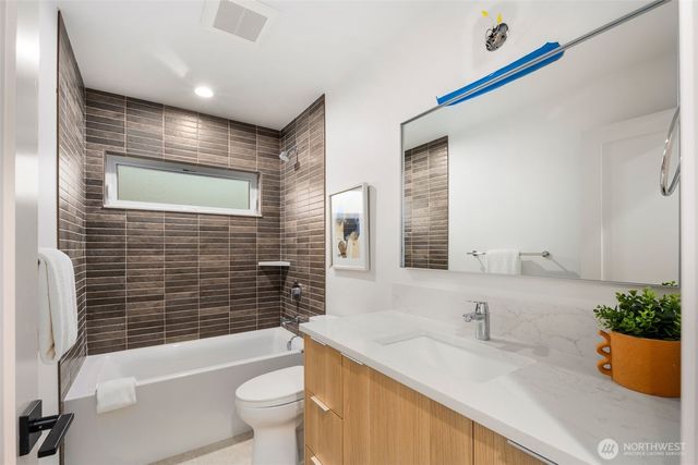 4123 B Chilberg Avenue SW, Seattle, WA 98116