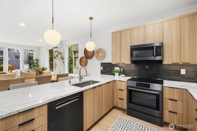 4123 B Chilberg Avenue SW, Seattle, WA 98116