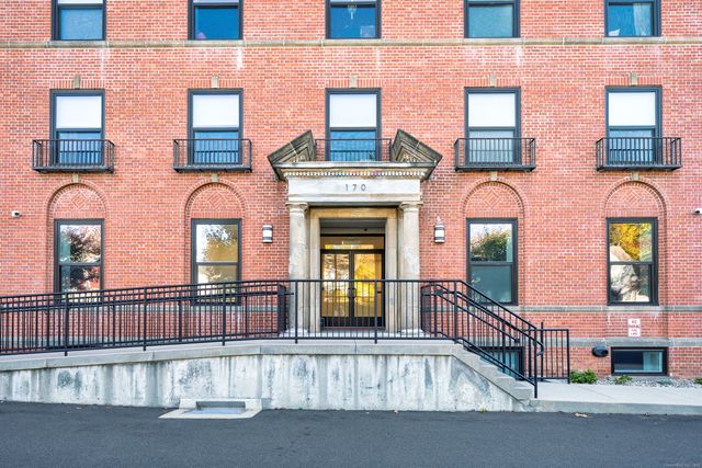 170 Ridge Road 104, Wethersfield, CT 06109