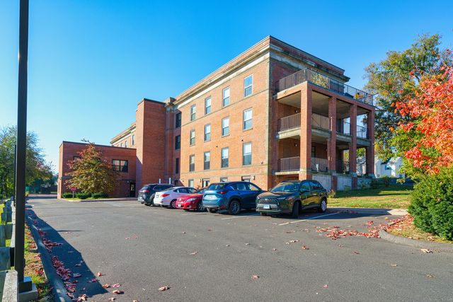 170 Ridge Road 104, Wethersfield, CT 06109