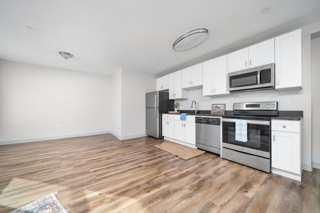 170 Ridge Road 104, Wethersfield, CT 06109