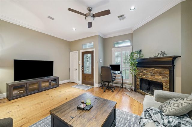 427 W 24th Street, Houston, TX 77008
