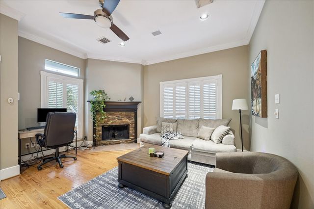 427 W 24th Street, Houston, TX 77008