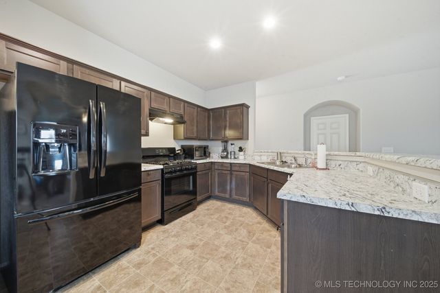 10716 N 101st East Court, Owasso, OK 74055