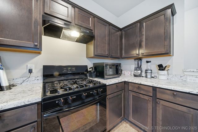 10716 N 101st East Court, Owasso, OK 74055