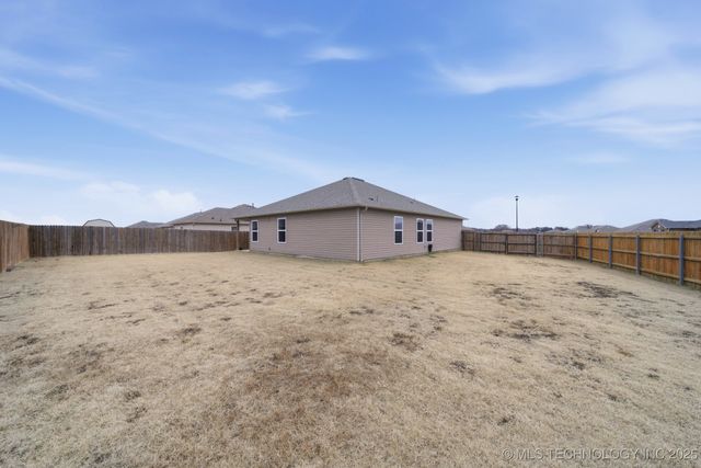 10716 N 101st East Court, Owasso, OK 74055