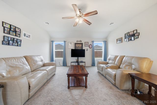 10716 N 101st East Court, Owasso, OK 74055