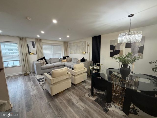10 VICTORIAN WAY, West Deptford Twp, NJ 08096