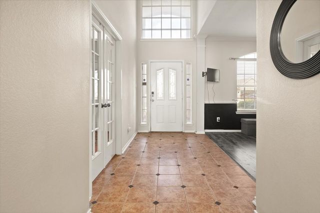 6705 Glade Drive, Arlington, TX 76001
