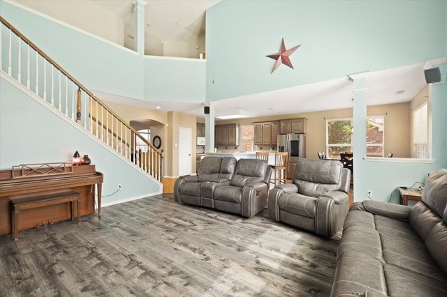 6705 Glade Drive, Arlington, TX 76001