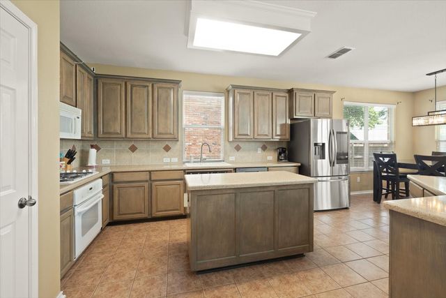 6705 Glade Drive, Arlington, TX 76001