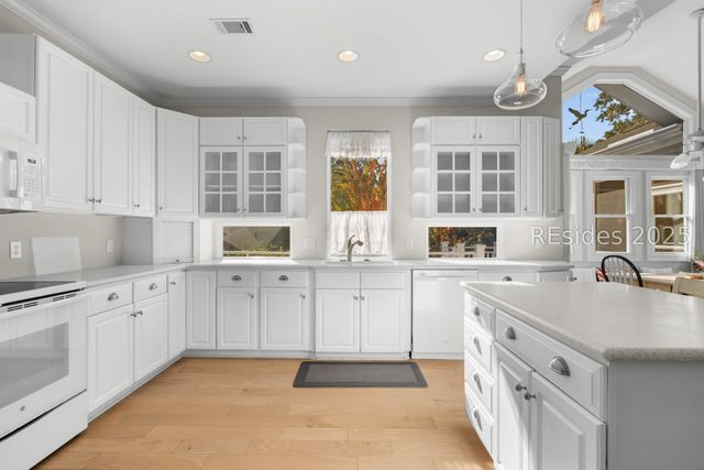 4 Heron St, Hilton Head Island, SC 29928