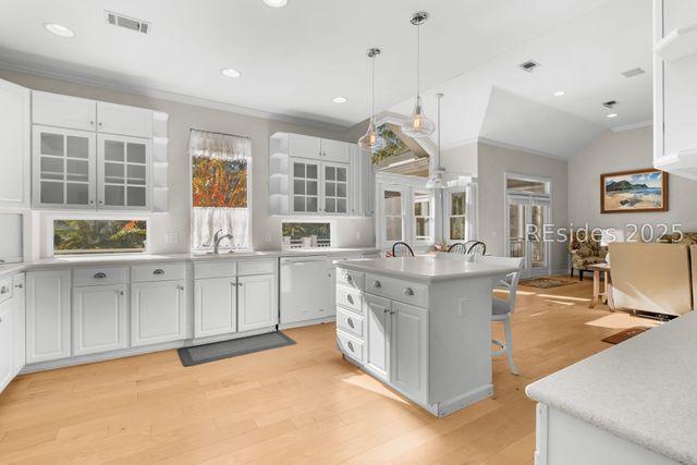 4 Heron St, Hilton Head Island, SC 29928