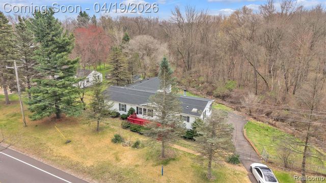 36085 Wick Road, Romulus, MI 48174