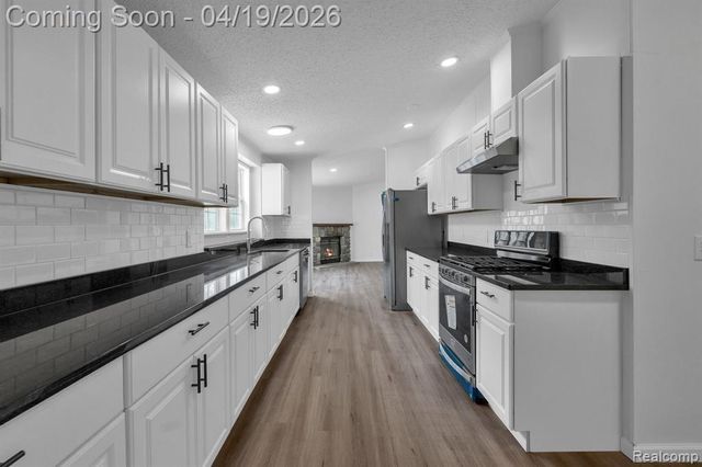 36085 Wick Road, Romulus, MI 48174